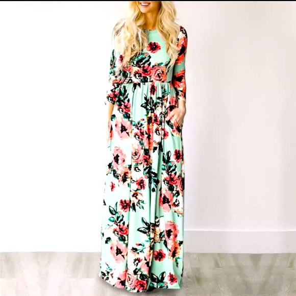 Dresses & Skirts - 2️⃣2/50 3/4 sleeves floral maxi dress